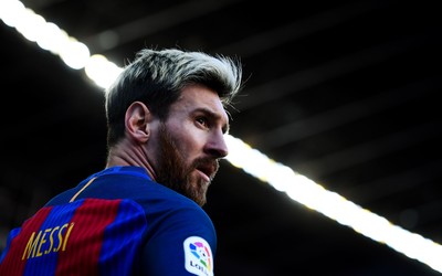 AOA电竞精华-于帕梅卡诺红牌停赛三场